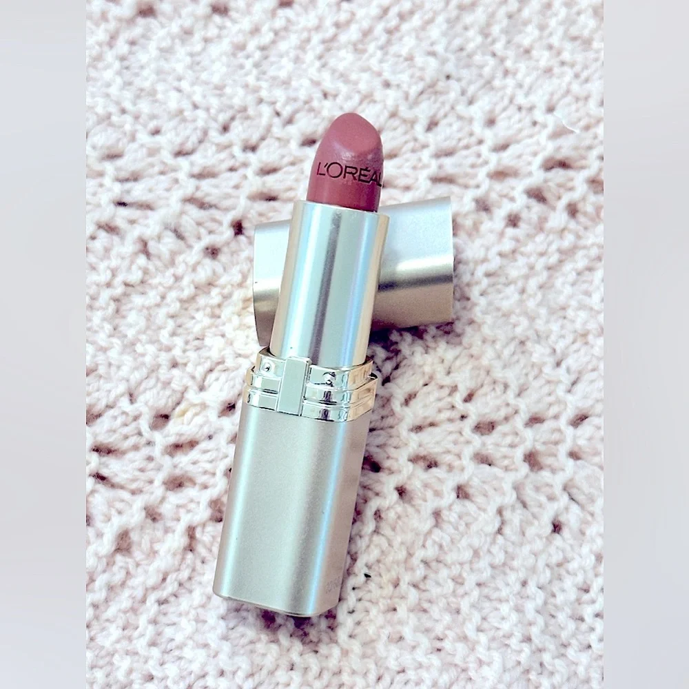 NEW:L'Oreal Paris Colour Riche Satin Moisturizing Lipstick #843 “Toasted Almond”